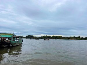 perjalanan-menyusuri-sungai-di-stung-treng-yang-penuh-misteri