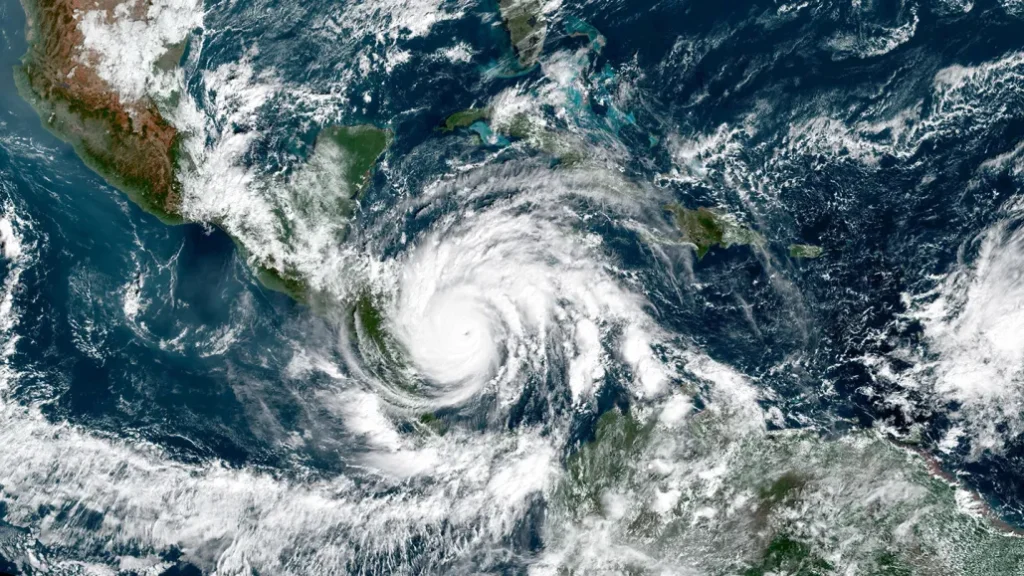 NOAA Perkirakan Musim Badai Atlantik di Atas Rata - Rata