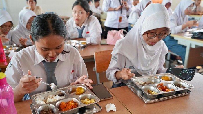 Makan Bergizi Gratis 2.913 Siswa di Banyuwangi