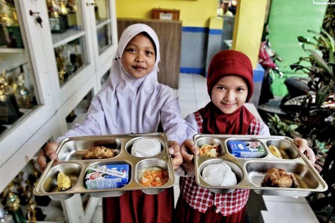 Makan Bergizi Gratis 2.913 Siswa di Banyuwangi