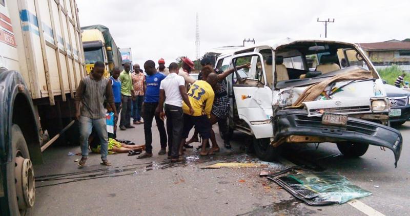 Dua Orang Tewas Dalam Kecelakaan di Jalan Tol Sagamu Ikorodu