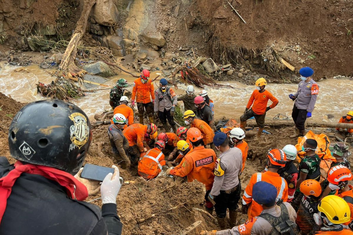 Update Situasi Gempa Bumi di Wilayah Cianjur dan Proses Evakuasi Korban Terdampak